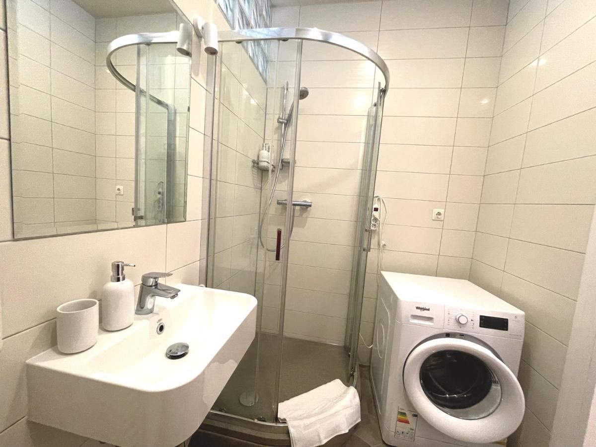 Cozy Home Matisa Apartment, Free Parking, Self Check-In Riga Exterior foto